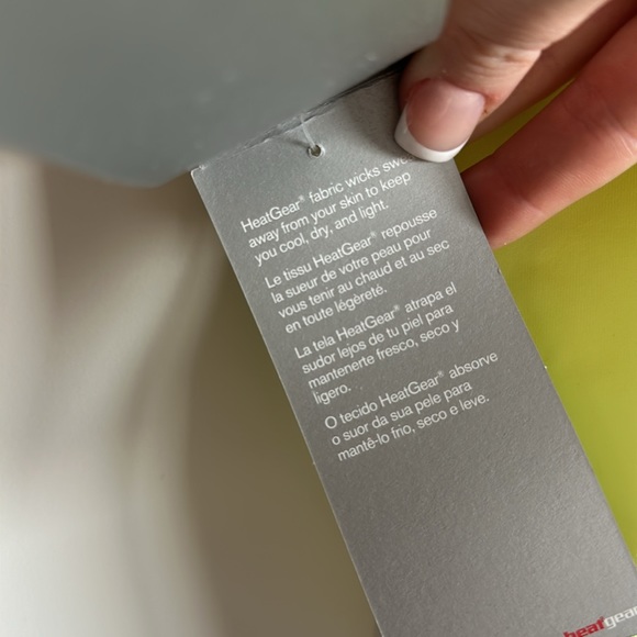 Under Armour Tank w tags - Picture 7 of 9